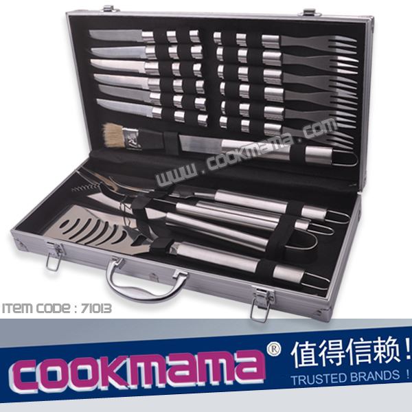 17-piece Deluxe stainless steel grill set with case
